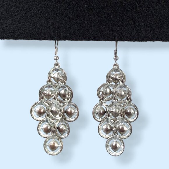 V. Dangling Green Crystal Earrings - Picture 5 of 6